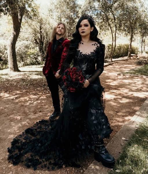 gothic lace wedding dresses